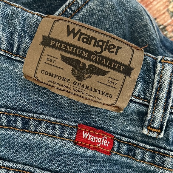 Wrangler Size 16 Light Wash - Picture 8 of 8